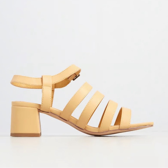 ModCloth NWT Seaside Sunset Block Heel Strappy Sandal - Pale Yellow - Picture 3 of 4